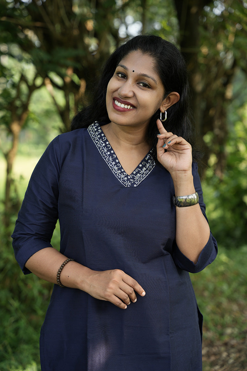 Soft Slub Cotton Kurti with Simple Shawl Neck & Side Slits - CLS0095