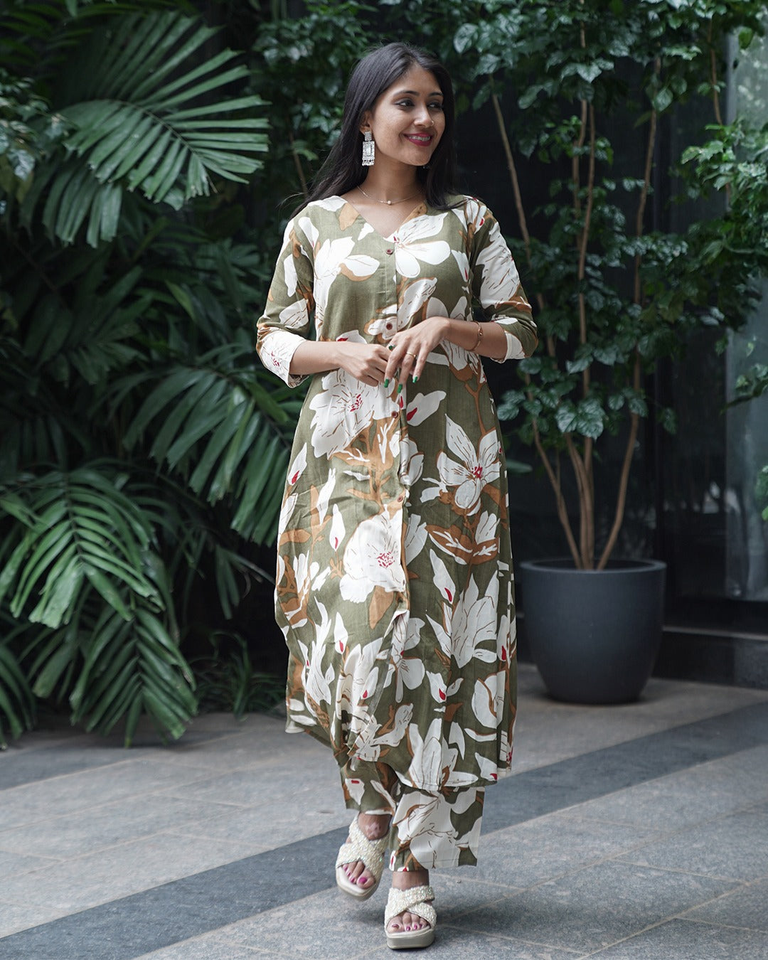 Printed Cotton A-Line Kurti with Wooden Buttons and Big Floral Print - CLS0148
